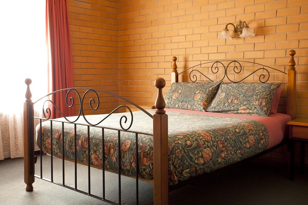 Breakfree Motel 3*